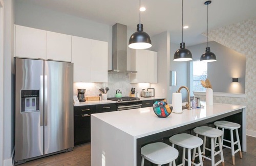 Buena Vista House | 1 Mile to Downtown 4BR w/Rooftop