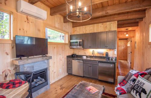West Jefferson House | 1 Mile to Downtown West Jefferson Camping Cabin #1