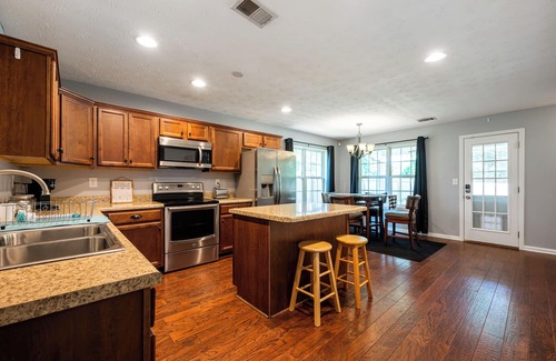 Emerson House | 1 Mile to Lakepoint with Fenced BKYD, Pet-Friendly