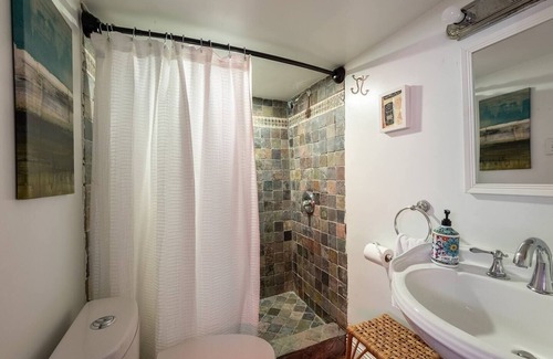 Milan Apartment | 1 Mile to Superdome~Cozy Getaway!