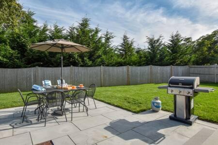 Orleans House | 1 min drive to Rock Harbor 2 min to Town
