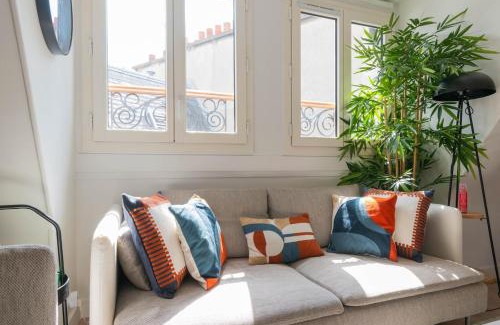 Chaussee-d'Antin Apartment | 1 Min Opera - AC - Authentic Parisian Experience