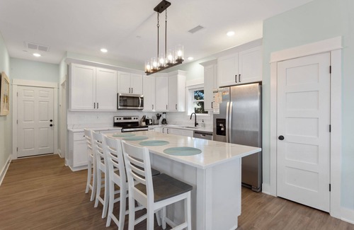 Corolla Light House | 1 Min to Beach! 3BR w/Pool & Club Amenities
