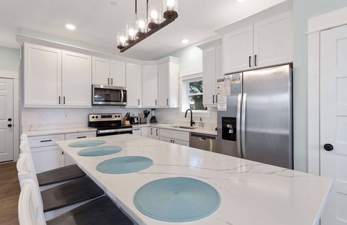 Corolla Light House | 1 Min to Beach! 3BR w/Pool & Club Amenities