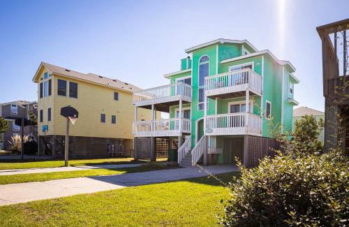 Ocean Sands House | 1 min walk to the beach with pool an hot tub