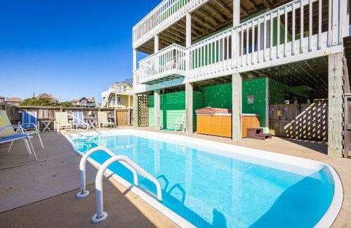 Ocean Sands House | 1 min walk to the beach with pool an hot tub