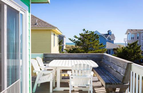 Ocean Sands House | 1 min walk to the beach with pool an hot tub