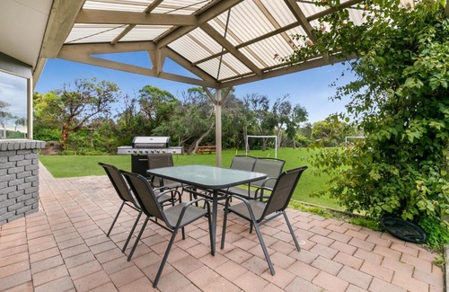 St. Andrews Beach House | 1 Oak - Rye Back Beach Accommodation