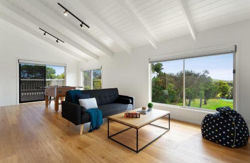 St. Andrews Beach House | 1 Oak - Rye Back Beach Accommodation