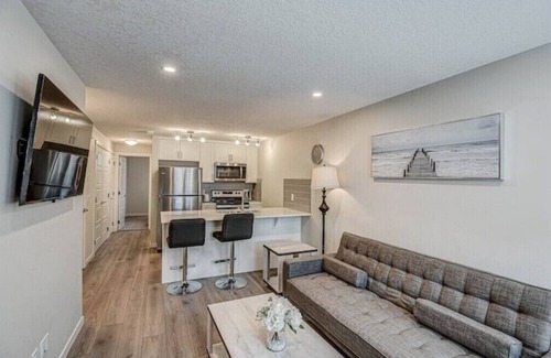 Southeast Calgary Apartment | 1 Queen BR Condo @ Seton, 3 mins to South Health campusn