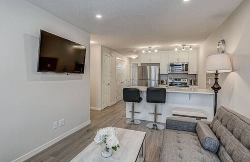 Southeast Calgary Apartment | 1 Queen BR Condo @ Seton, 3 mins to South Health campusn