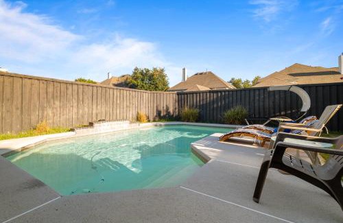 Far North Dallas House | 1 Room with Cozy Bed