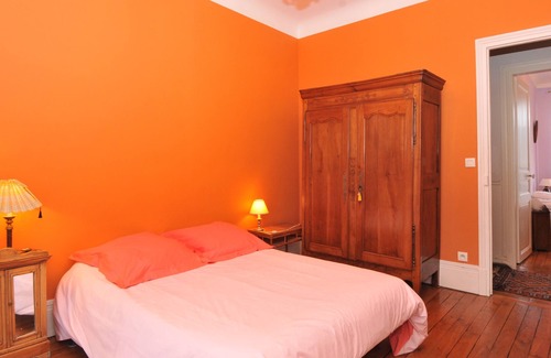Reims City Centre House | 1 spacious guest rooms, hyper center reims, parking,