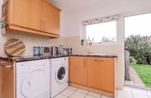 Margate House | 1 SPRINGFIELD ROAD, pet friendly, with a garden in Margate