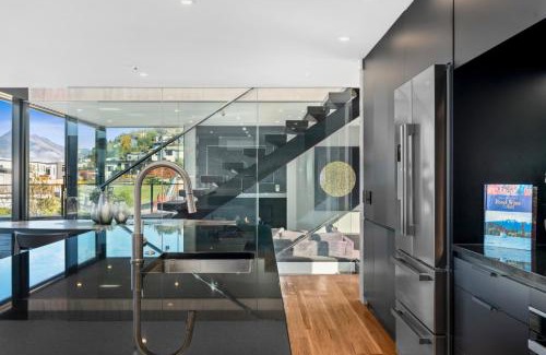 Queenstown Villa | 1 St Marks by Staysouth