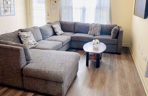 Fort Worth Apartment | 1 story entire apartment with private garage! Close to Downtown Fort Worth!