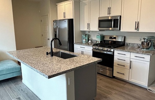 North Las Vegas House | 1 to 2 Bedrooms Available.
