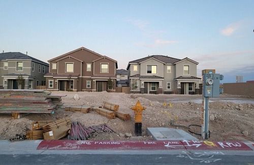 North Las Vegas House | 1 to 2 Bedrooms Available.