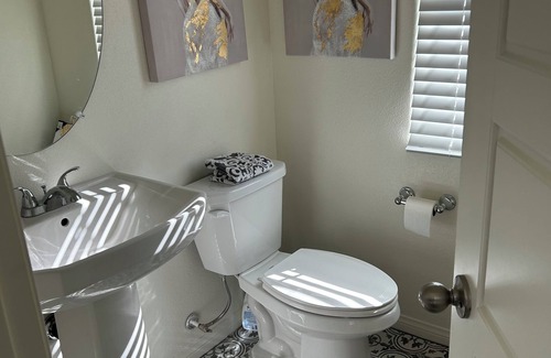 North Las Vegas House | 1 to 2 Bedrooms Available.