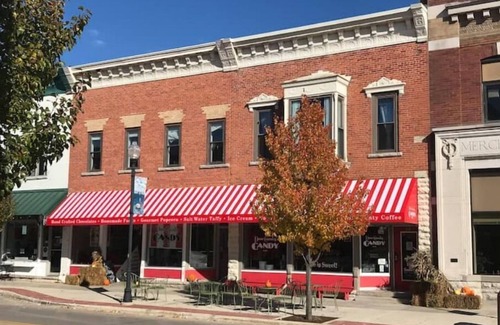 Sturgeon Bay Apartment | #1 Walk to restaurants, shops, museums and beach