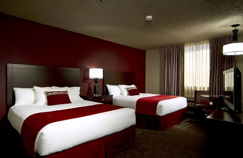 Laughlin Hotel | 1 x Sedona River View Queen Non Smoking Room at Edgewater Casino Resort