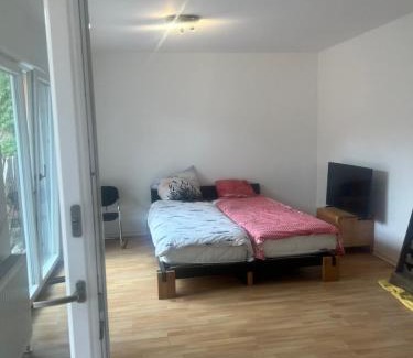 Ebersberg District Apartment | 1 Zimmer Wohnung Zorneding