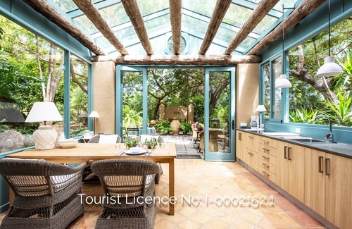 Los Realejos House | 10.000 m2 Tropical peaceful Garden near the Sea, Fibre wi fi