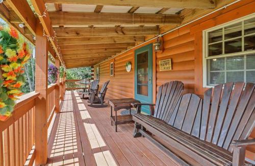 Logan House | 10-Acre Cabin Sauna, Hot Tub, Game Room, Stargazing Dome, EV, BBQ