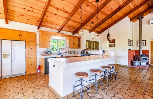 Oakhurst House | 10-acre Forest Villa, Single Floor, Hot tub, Patio