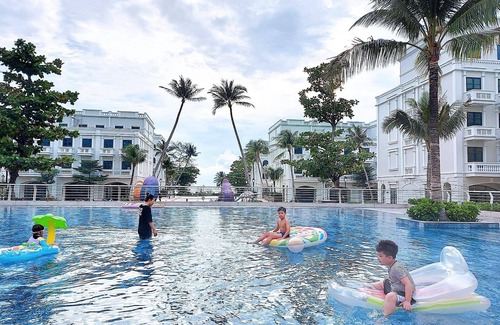 Duong To Villa | 10 Bedroom Apartment 300m From The Sea
