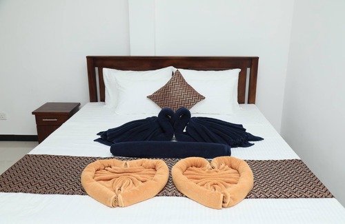 Matara Hotel | 10-bedroom hotel in amazing Matara with AC