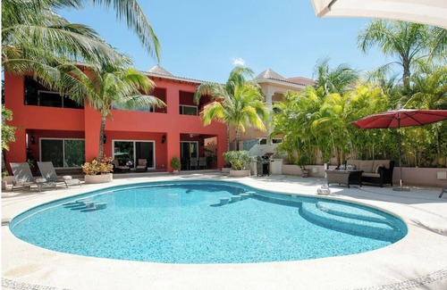 Puerto Aventuras Villa | 10 bedrooms, 2 luxury Villas Combined To Make The Perfect Home For Your Holiday