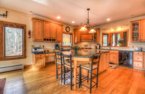 Wilmington House | 10 BR's Luxurious 7000 Sq.ft. Log Estate — Pool, Hot Tub, Privacy & Lake Access