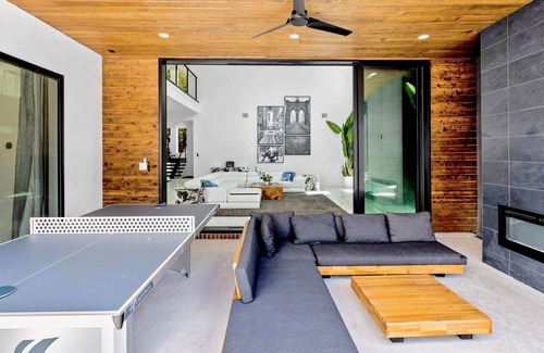 Knox - Henderson House | 10-Guest Capacity Luxury Showstopper Home