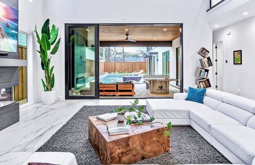 Knox - Henderson House | 10-Guest Capacity Luxury Showstopper Home