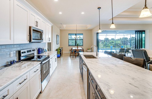 South Gulf Cove House | 10 Mi to Beaches: Modern Retreat in Port Charlotte