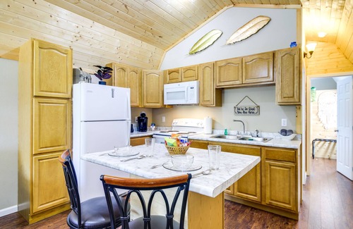 Newport Cabin | 10 Mi to Nat'l Park: Smoky Mountains Getaway