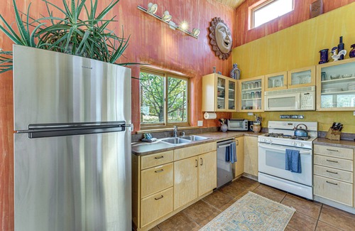 Arroyo Seco House | 10 Mi to Taos Ski Valley: Mtn-View Duplex w/Deck!