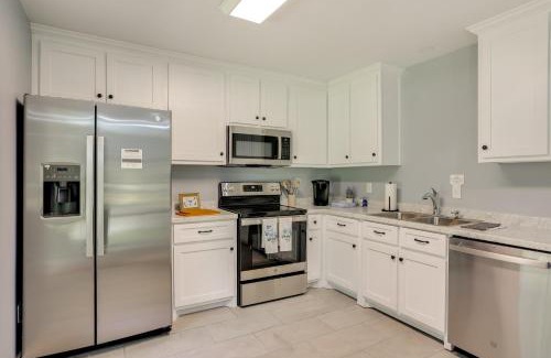 Iuka House | 10 Mi to Tennessee River Blue Willow-Themed Home