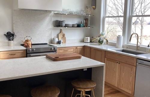 Berrien Springs Other | 10 min to Beach! Spacious Designer Farmhouse in MI Wine Country, fenced-in yard