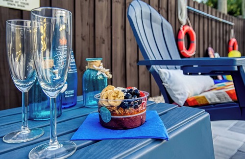 Sunset House | 10 min to Beach Stylish Villa Sleeps 12 with Pool, Game Room & Mini Golf