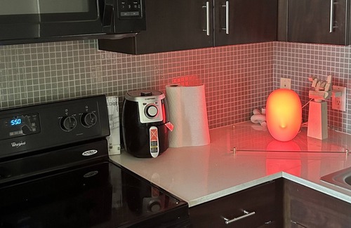 Mid-Wilshire Apartment | 10 min to Hollywood comfy studio in mid city (pet friendly)