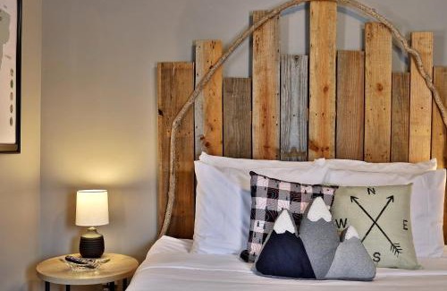 Bridgewater Hotel | 10 Min to Mountains Long Trail Suite