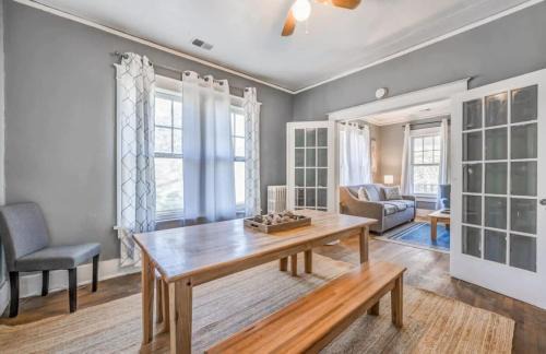 Memphis House | 10 Min to U of Memphis-Rozelle Retreat Left Unit