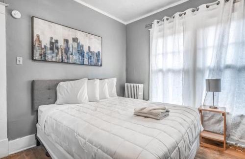 Memphis House | 10 Min to U of Memphis-Rozelle Retreat Left Unit
