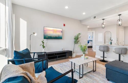 Northern Liberties Apartment | 10 mins to Center City, Sleeps 6, With Rooftop Views!