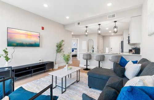 Northern Liberties Apartment | 10 mins to Center City, Sleeps 6, With Rooftop Views!