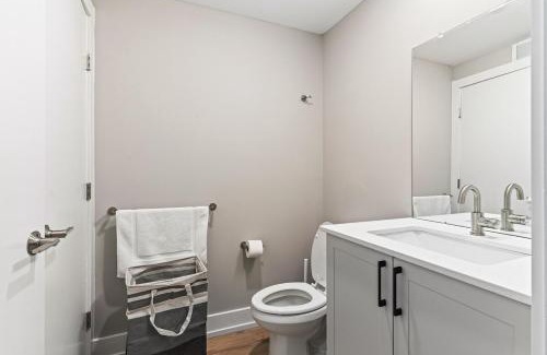 Northern Liberties Apartment | 10 mins to CenterCity, Sleeps 6, With Rooftop Views!