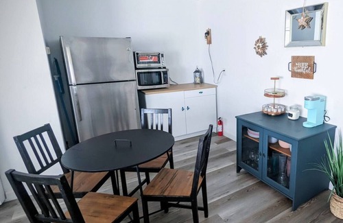 Lincoln Acres House | 10 mins to DT+Petco Park. Stylish SFH with 2 baths. Walk to bay+restaurantsn