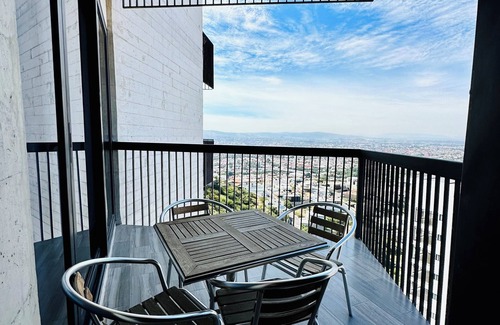 Queretaro Apartment | 10 minutes from downtown! Ideal for executives, incredible views